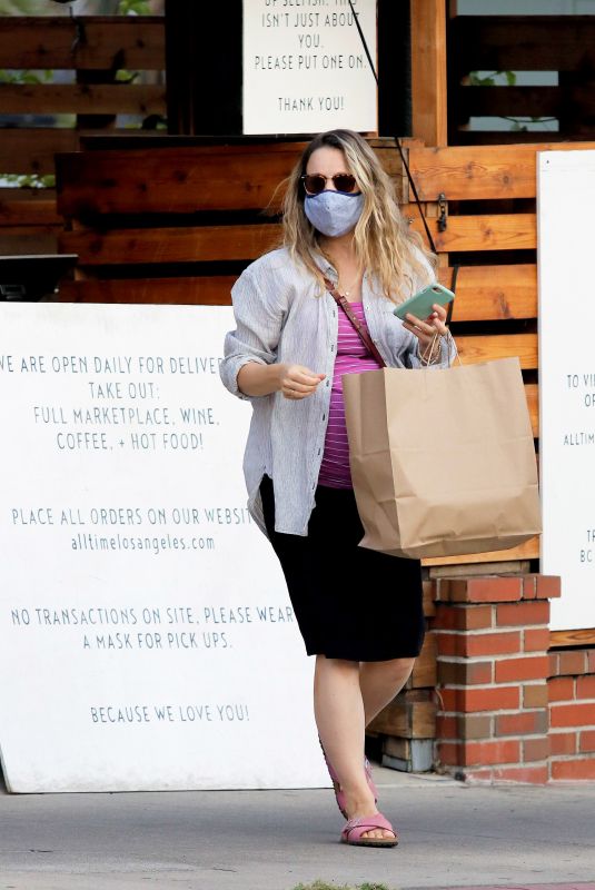 Pregnant RACHEL MCADAMS Out for Takeout Food in Los Angeles 09/17/2020