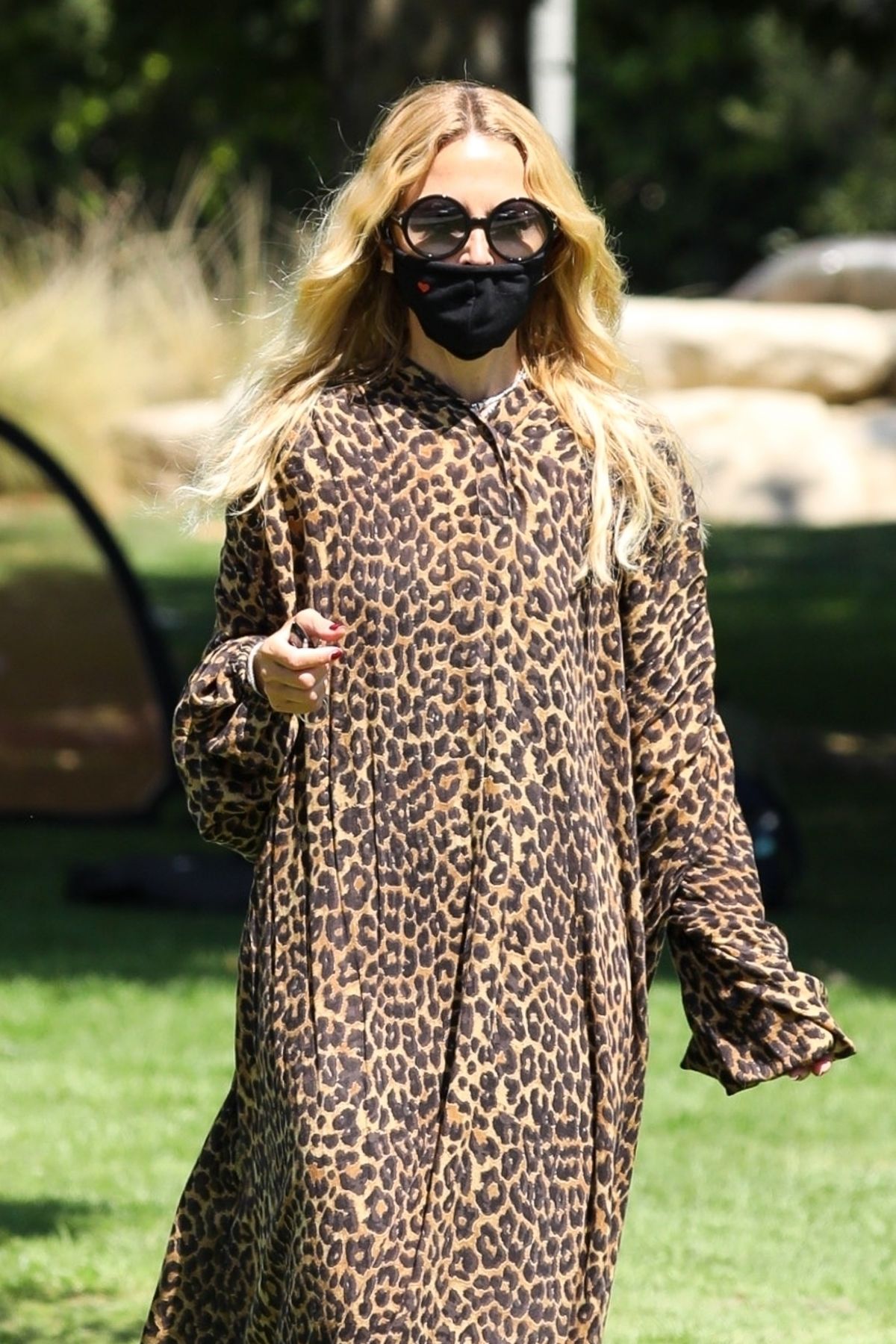 rachel-zoe-out-and-about-in-los-angeles-09-04-2020-3.jpg