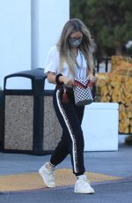 REBECCA GATHEART Shopping at Bristol Farms in Beverly Hills 09/20/2020