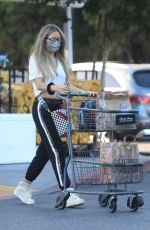 REBECCA GATHEART Shopping at Bristol Farms in Beverly Hills 09/20/2020