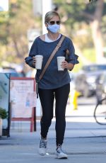 SARAH MICHELLE GELLAR at Blue Bottle Coffee in Brentwood 09/29/2020