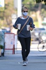 SARAH MICHELLE GELLAR at Blue Bottle Coffee in Brentwood 09/29/2020