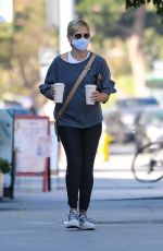 SARAH MICHELLE GELLAR at Blue Bottle Coffee in Brentwood 09/29/2020