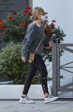 SARAH MICHELLE GELLAR at Blue Bottle Coffee in Brentwood 09/29/2020