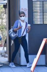 SARAH MICHELLE GELLAR Out and About in Brentwood 09/06/22020