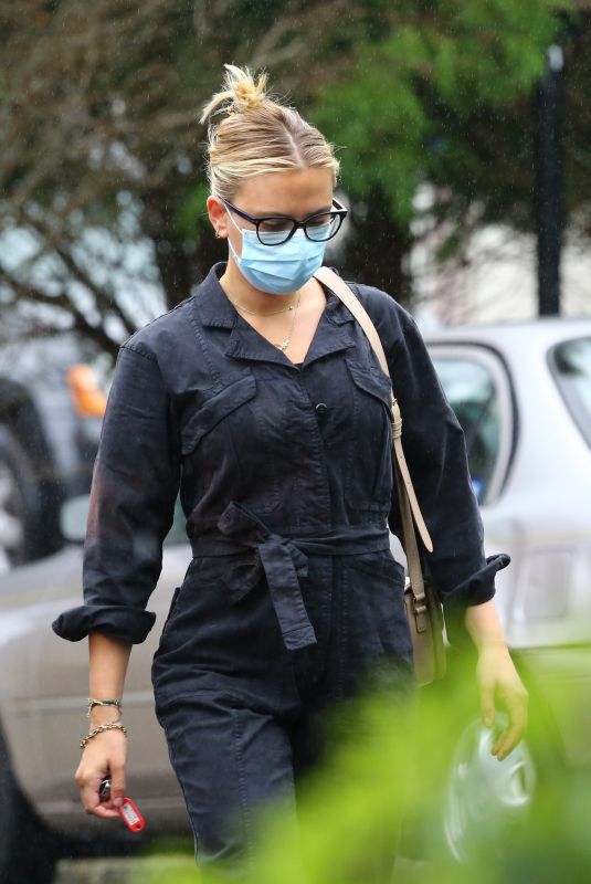 SCARLETT JOHANSSON Out for Grocery Shopping in New York 09/02/2020