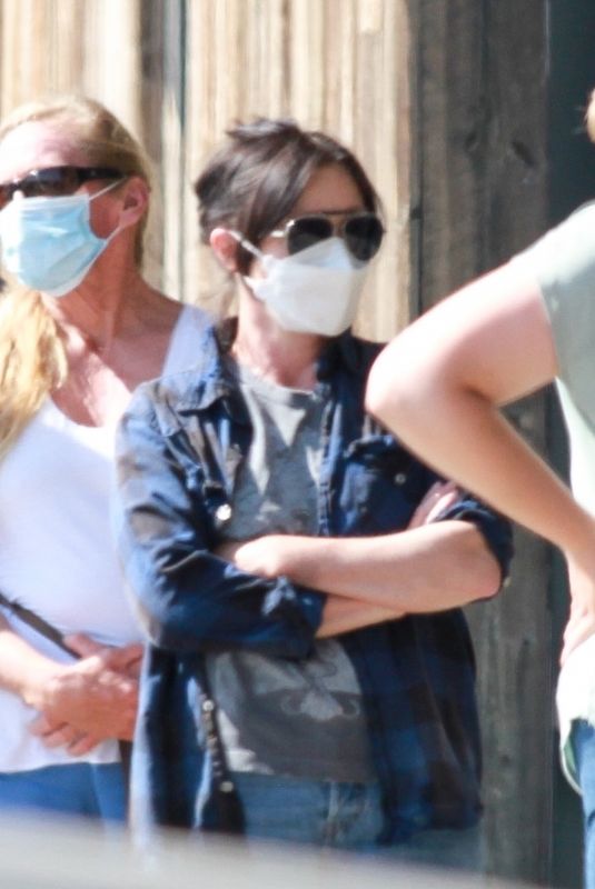 SHANNEN DOHERTY Out Shopping at a Market in Malibu 09/05/2020