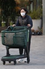 SHANNEN DOHERTY Shopping at Whole Foods in Malibu 09/17/2020