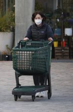 SHANNEN DOHERTY Shopping at Whole Foods in Malibu 09/17/2020
