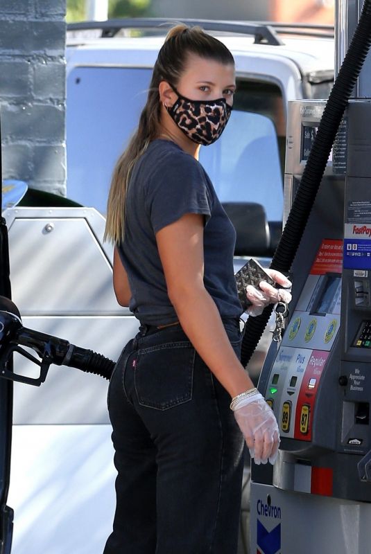 SOFIA RICHIE at a Gas Station in Brentwood 09/22/2020