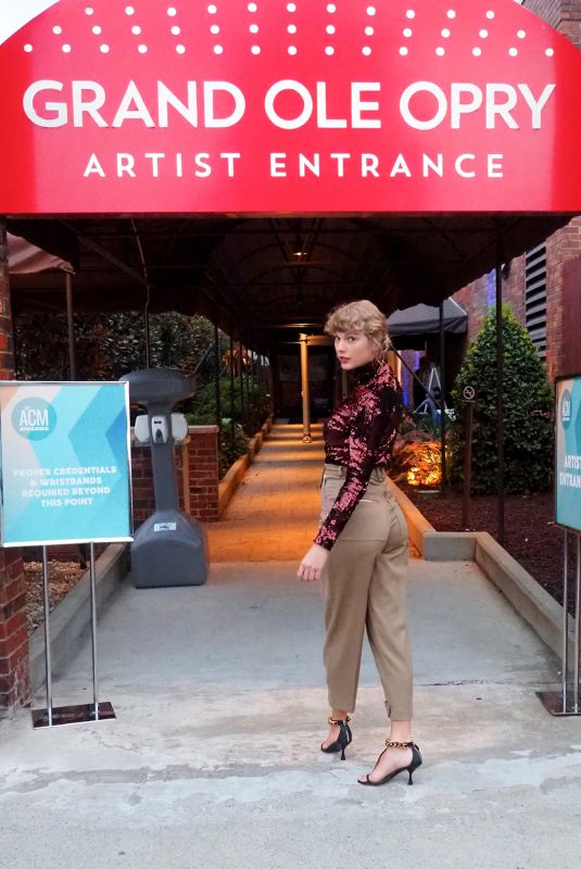 TAYLOR SWIFT at 55th Academy of Country Music Awards in Nashville 09/16/2020
