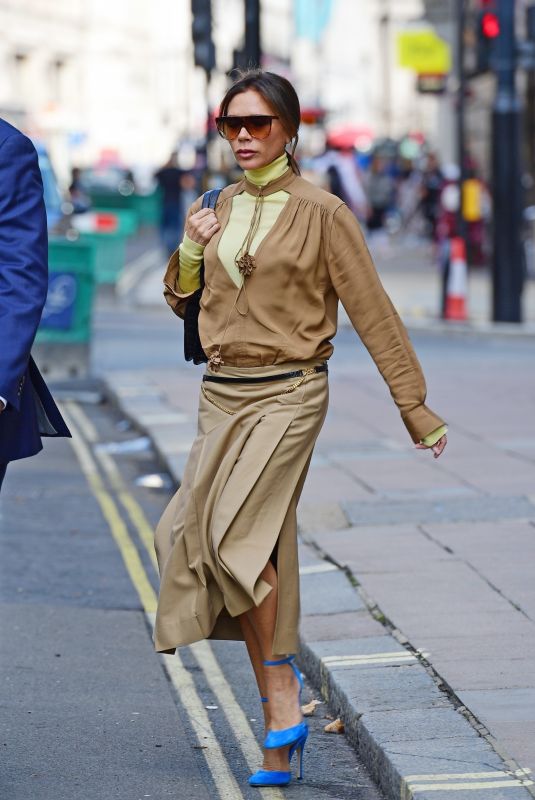 VICTORIA BECKHAM Out and About in London 09/22/2020