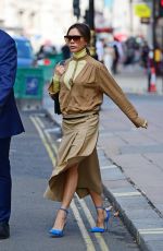 VICTORIA BECKHAM Out and About in London 09/22/2020