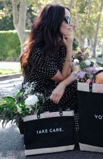 ABIGAIL SPENCER Promotes Her Own Design Bags 2020