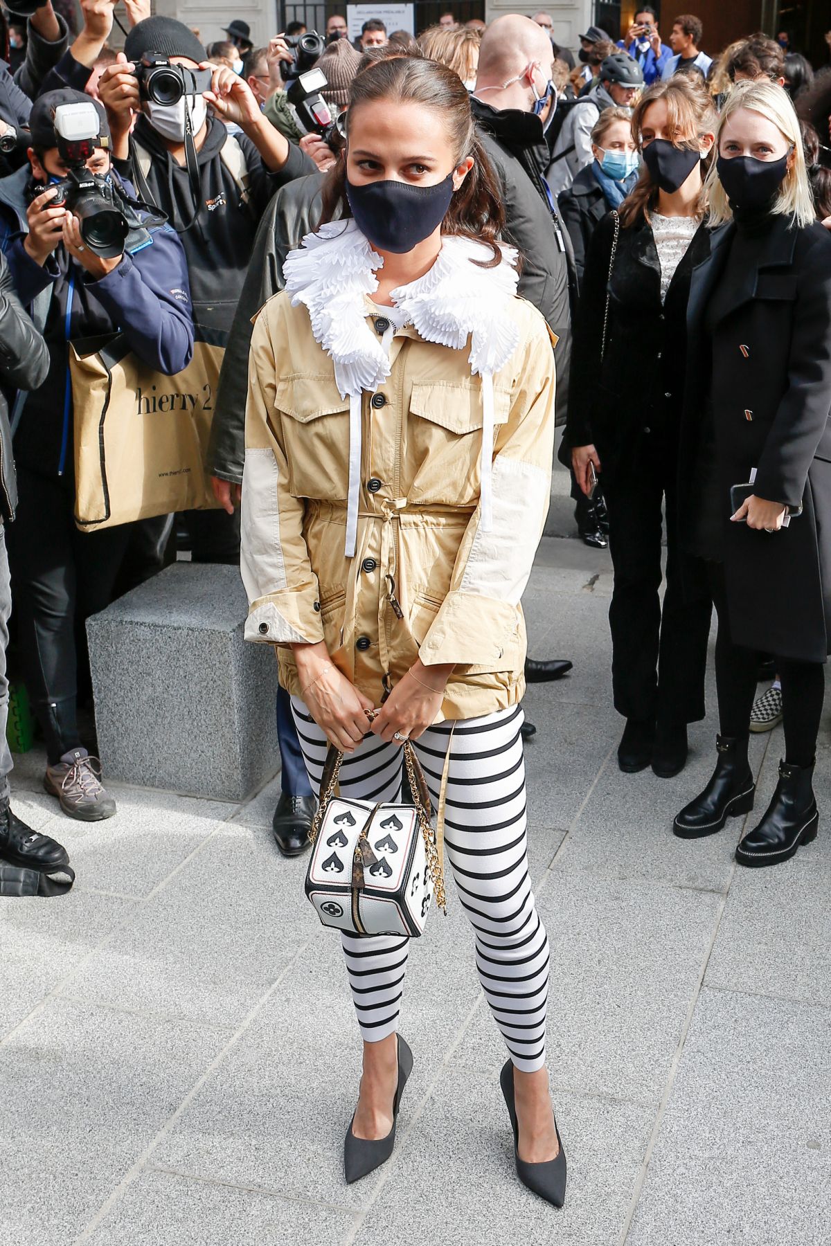 Louis Vuitton Viva Cite PM, Women's Fashion, Bags & Wallets, Purses &  Pouches on Carousell