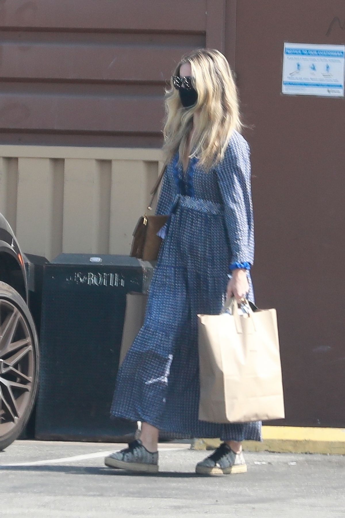 annabelle-wallis-out-shopping-in-los-angeles-10-06-2020-0.jpg