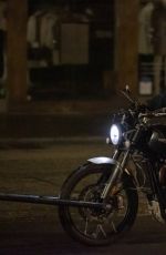 ANNE HATHAWAY on the Seto of Lockdown in London 10/20/2020