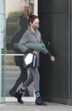 AUTUMN REESER Leaves Yoga Class in Vancouver 10/10/2020