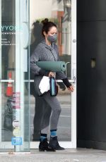 AUTUMN REESER Leaves Yoga Class in Vancouver 10/10/2020