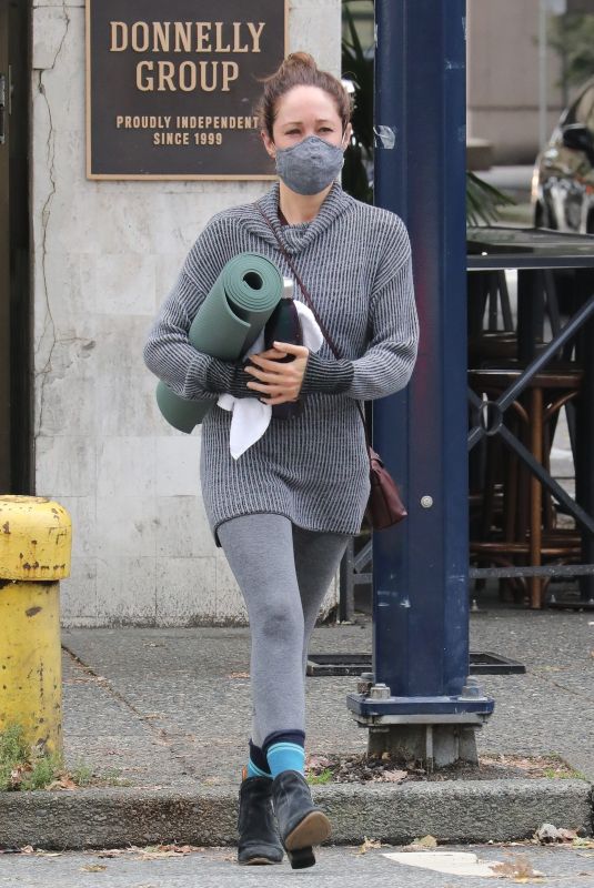 AUTUMN REESER Leaves Yoga Class in Vancouver 10/10/2020