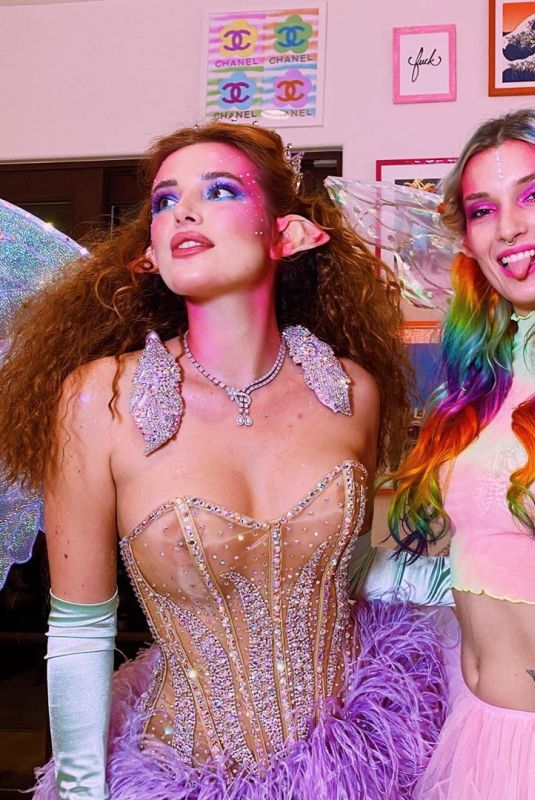 BELLA and DANI THORNE as a Fairy Sisters - Istagram Photos 10/19/2020