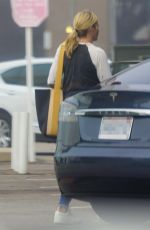 CHELSEA HANDLER at Lunch at Blue Plate Oysterette in Santa Monica 10/16/2020
