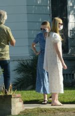 DAKOTA and ELLE FANNING Out House Hunting in Burbank 10/11/2020
