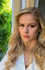 ERIN MORIARTY inNoemi Magazine, Fall/Winter 2020