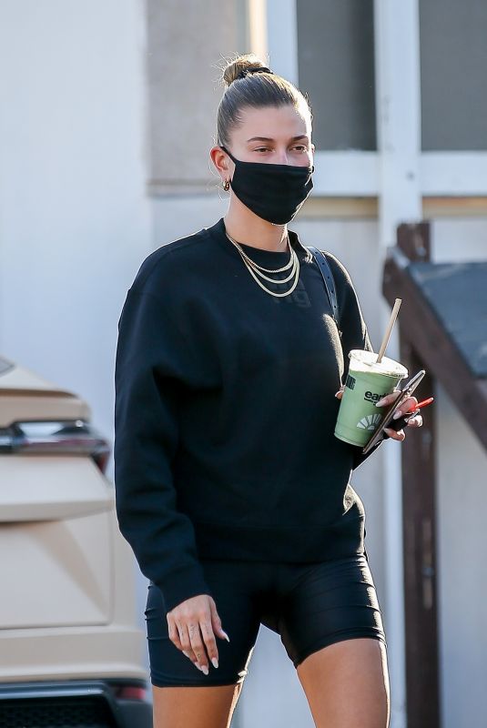 HAILEY BIEBER Arrives at a Nail Salon in Beverly Hills 10/12/2020