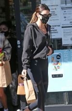 HAILEY BIEBER, KENDALL JENNER and JUSTINE SKYE at Earth Bar in West Hollywood 10/27/2020