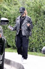 HAILEY BIEBER Leaves a Friend