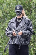 HAILEY BIEBER Leaves a Friend