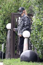 HAILEY BIEBER Leaves a Friend