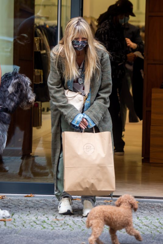 HEIDI KLUM Out Shopping in Berlin 10/24/2020