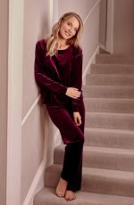 HELEN FLANAGAN for Pour Moit, September 2020