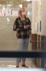 IRELAND BALDWIN Heading to a Skin Care Clinic in Beverly Hills 10/07/2020