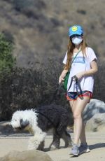 ISLA FISHER Out Hiking in Los Angeles 10/04/2020