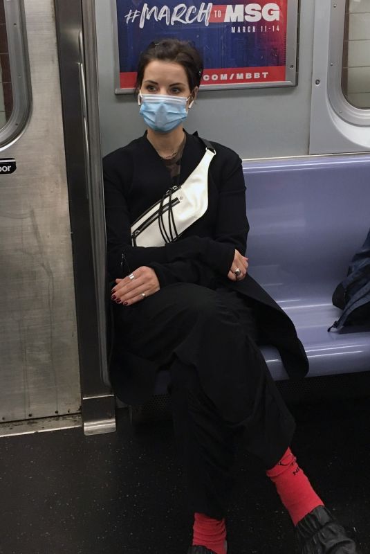 JAIMIE ALEXANDER Riding Subway in New York 10/14/2020