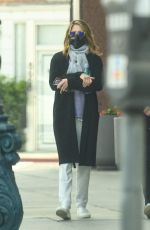 JENNIFER ANISTON Leaves a Physical Therapy Appointment in Beverly Hills 10/21/2020
