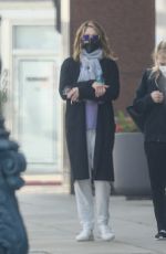 JENNIFER ANISTON Leaves a Physical Therapy Appointment in Beverly Hills 10/21/2020