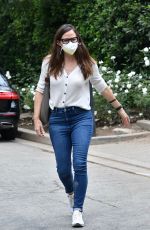 JENNIFER GARNER Check Out Construction of Her New Home in Brentwood 10/22/2020