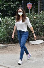 JENNIFER GARNER Check Out Construction of Her New Home in Brentwood 10/22/2020