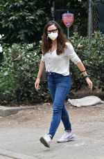 JENNIFER GARNER Check Out Construction of Her New Home in Brentwood 10/22/2020