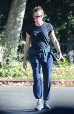 JENNIFER GARNER Checking Progress of Her New Home in Brentwood 10/30/2020