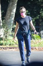 JENNIFER GARNER Checking Progress of Her New Home in Brentwood 10/30/2020