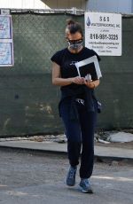 JENNIFER GARNER Checking Progress of Her New Home in Brentwood 10/30/2020