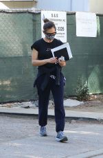 JENNIFER GARNER Checking Progress of Her New Home in Brentwood 10/30/2020