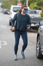 JENNIFER GARNER Leaves Alfred Caffee in Pacific Palisades 10/06/2020