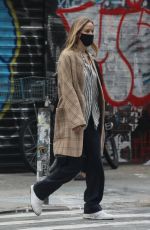 JENNIFER LAWRENCE and Cooke Maroney Out in New York 10/05/2020