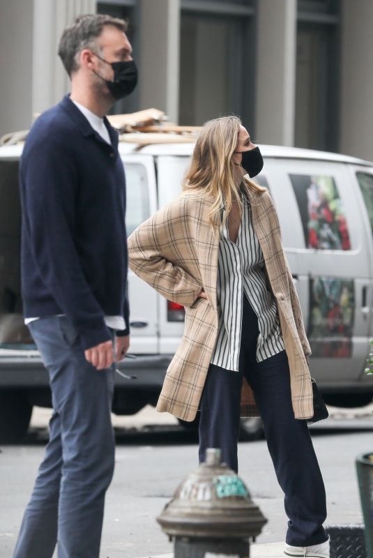 JENNIFER LAWRENCE and Cooke Maroney Out in New York 10/05/2020